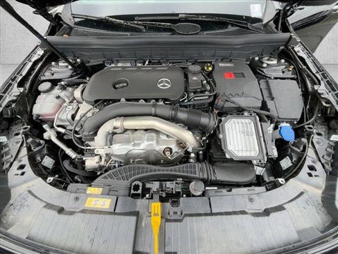 Used 2026 Mercedes-Benz GLB 250 4MATIC image 16