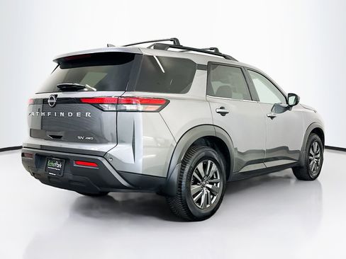 Used 2023 Nissan Pathfinder SV AWD/4WD image 9