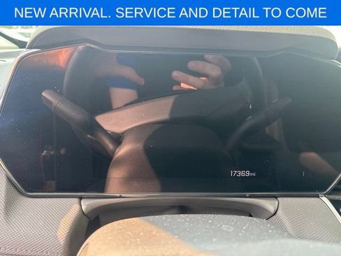 Used 2024 Chevrolet TrailBlazer LT w/ LT Cold Weather Package FWD image 11