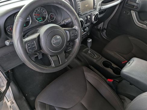 Used 2014 Jeep Wrangler Unlimited Sahara w/ Connectivity Group image 16