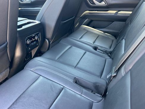 Used 2024 Chevrolet Tahoe LT RWD image 16