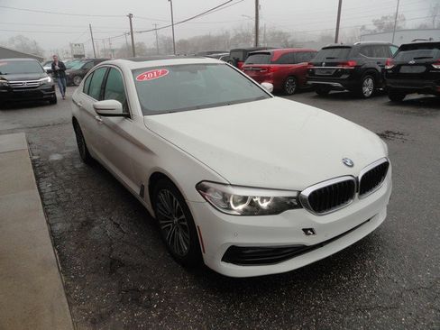 Used 2017 BMW 530i xDrive image 4