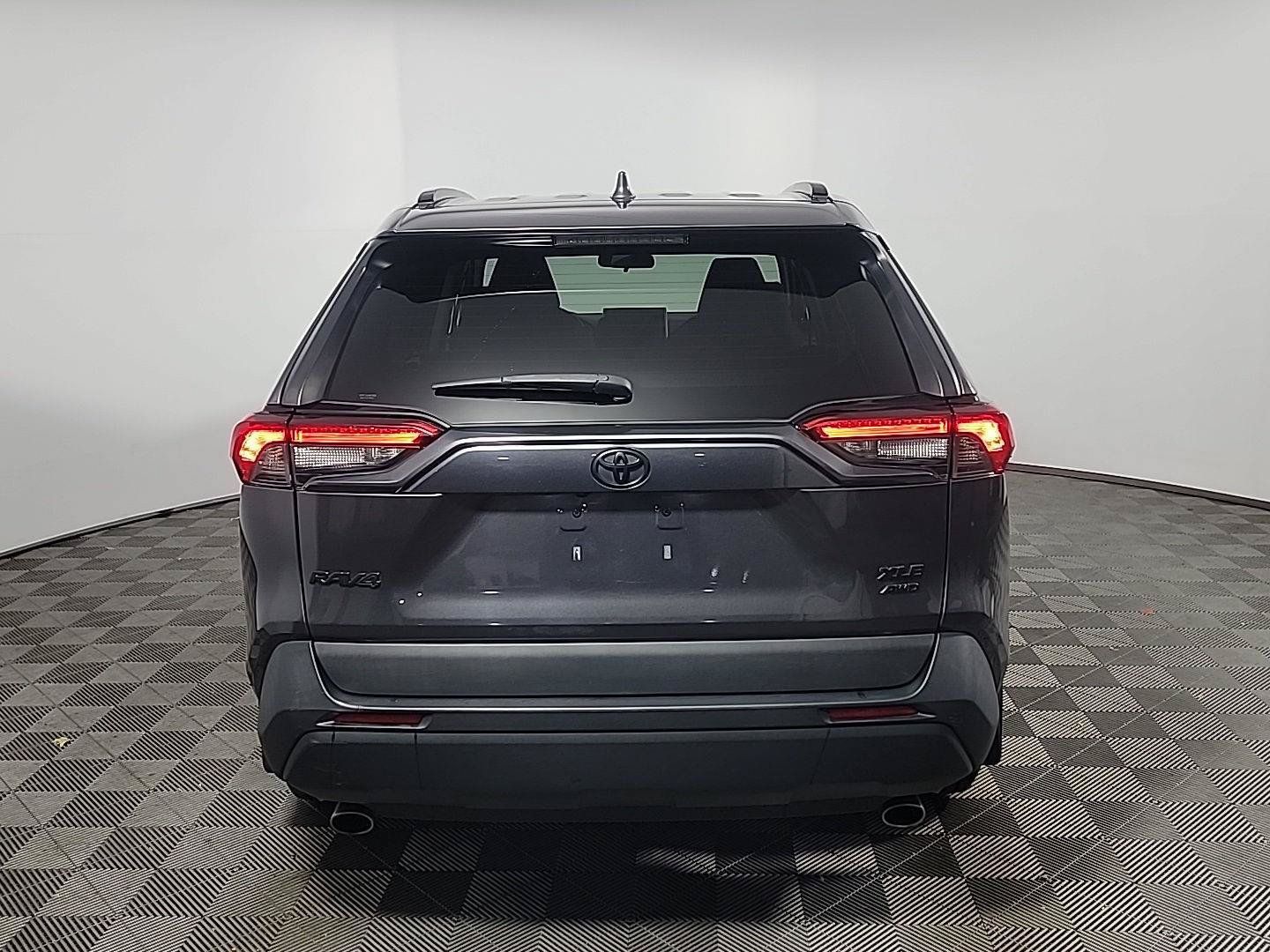 Used 2021 Toyota RAV4 XLE w/ Convenience Package AWD/4WD image 5