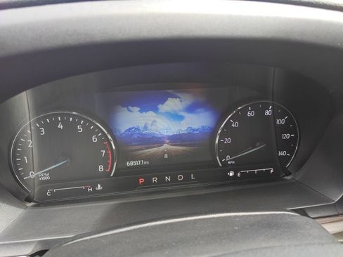 Used 2022 Ford Explorer Limited w/ Equipment Group 301A RWD image 9
