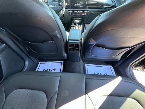 New 2026 Kia Niro EX FWD image 14