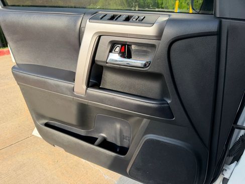 Used 2018 Toyota 4Runner SR5 Premium image 20