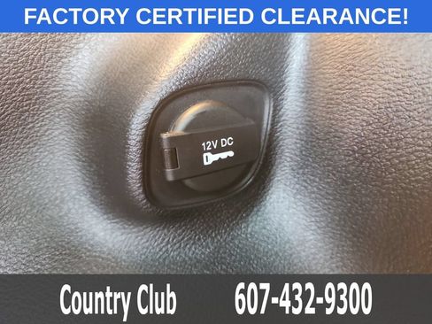 Used 2021 Jeep Cherokee Trailhawk AWD/4WD image 29