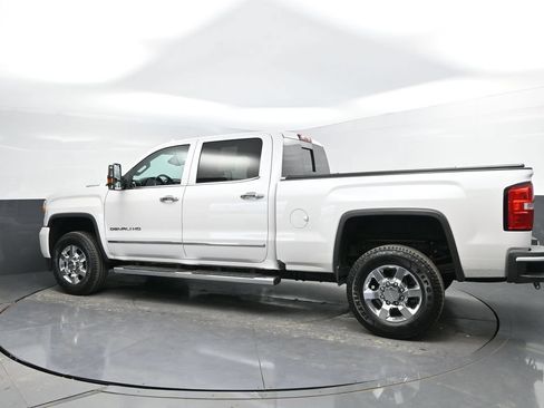 Used 2019 GMC Sierra 3500 Denali w/ Duramax Plus Package AWD/4WD image 5