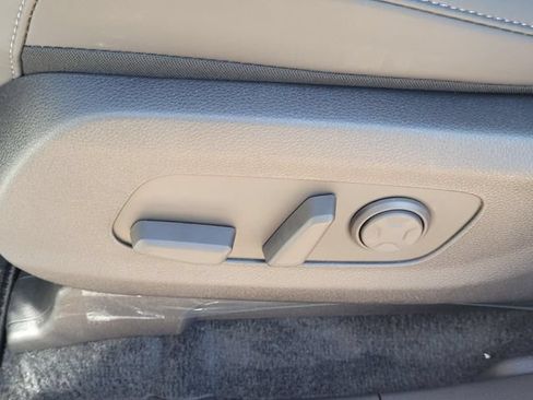 New 2026 Kia Carnival SX w/ SX Dark Edition Package FWD image 11