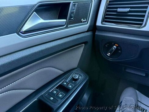 Used 2021 Volkswagen Atlas SEL Premium image 33