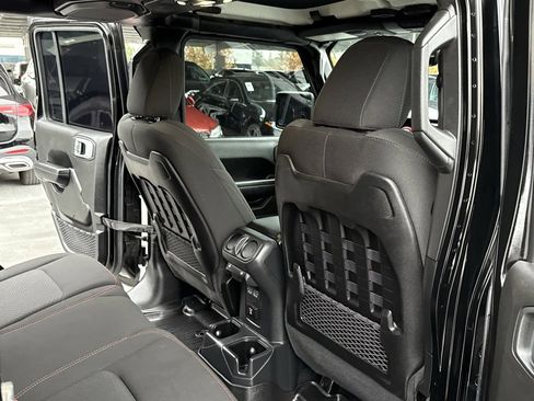 Used 2022 Jeep Wrangler Unlimited Rubicon image 25