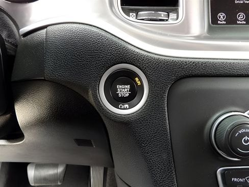 Used 2021 Dodge Charger SXT w/ Leather Interior Group image 29