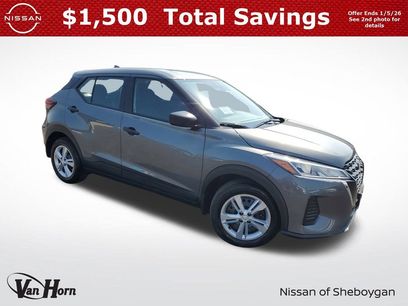 New 2025 Nissan Kicks Play S