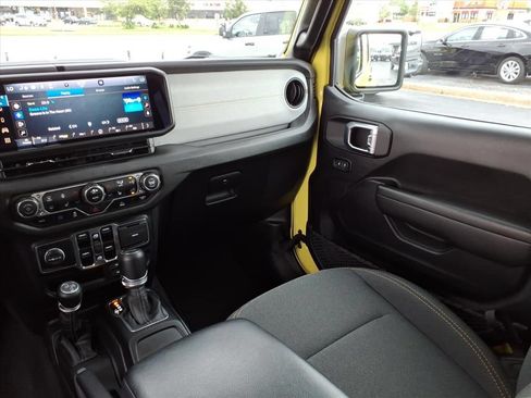 Used 2024 Jeep Wrangler Unlimited w/ Dual Top Group AWD/4WD image 13
