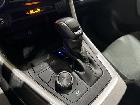 Used 2023 Toyota RAV4 SE image 21