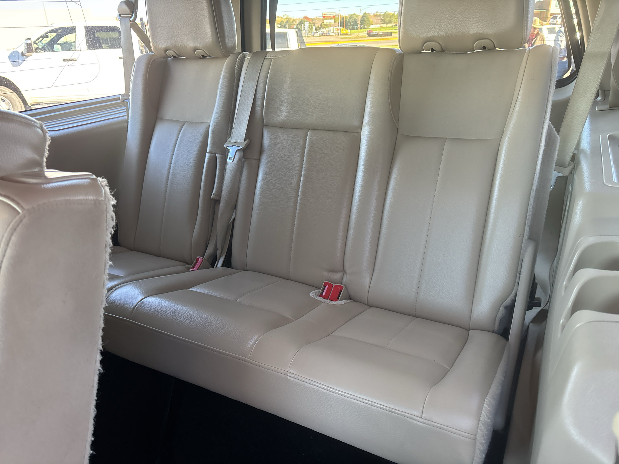 Used 2015 Ford Expedition EL XLT w/ Equipment Group 202A AWD/4WD image 13
