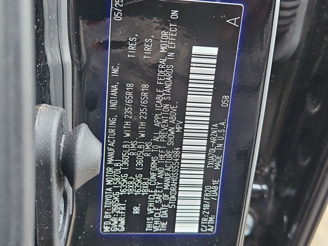 Used 2025 Toyota Highlander LE FWD image 24