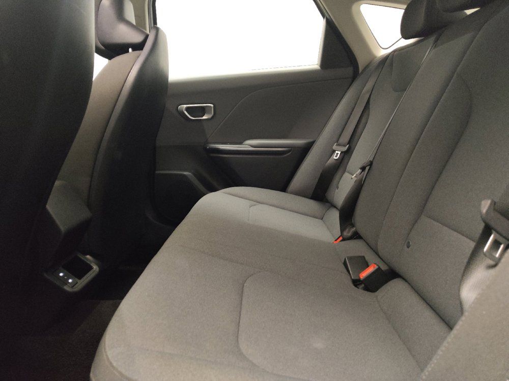 Used 2025 Kia K4 FWD image 18