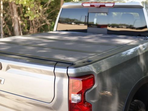 Used 2023 Chevrolet Silverado 1500 ZR2 w/ Technology Package AWD/4WD image 31