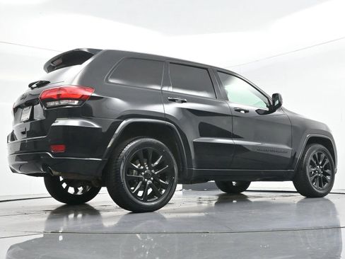 Used 2017 Jeep Grand Cherokee Altitude AWD/4WD image 51