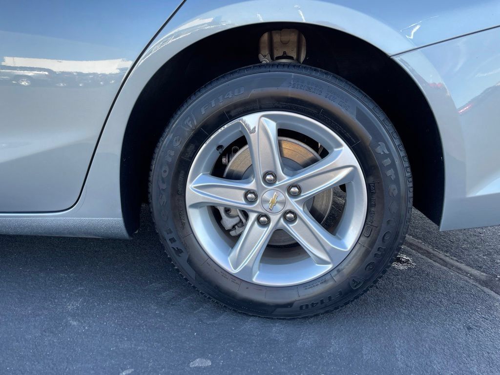 Used 2024 Chevrolet Malibu LT FWD image 29