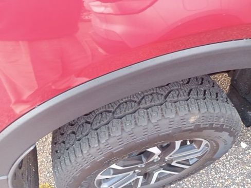 Used 2025 Ford Ranger Lariat w/ FX4 Off-Road Package image 12