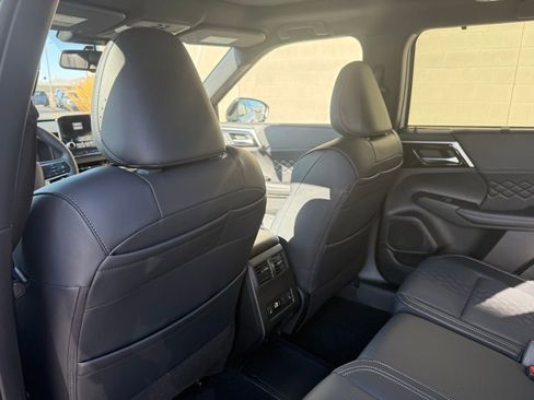 New 2025 Mitsubishi Outlander SEL Black Edition image 21