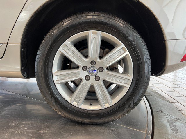 Used 2016 Volvo XC60 T6 w/ Proximity Package AWD/4WD image 41