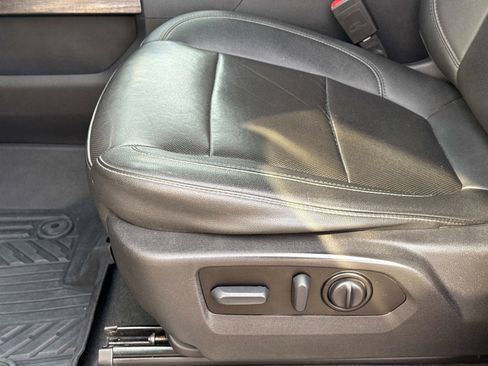 Used 2022 Chevrolet Silverado 1500 LTZ w/ LTZ Premium Package image 22