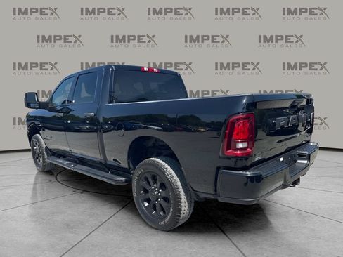 Used 2025 RAM 2500 Big Horn AWD/4WD image 3