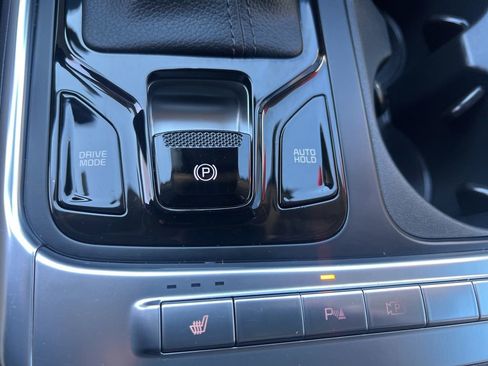 Certified 2025 Kia Carnival EX image 57