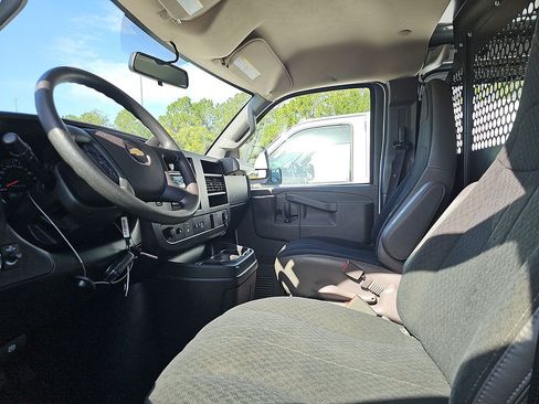 Used 2025 Chevrolet Express 2500 w/ Driver Convenience Package RWD image 2