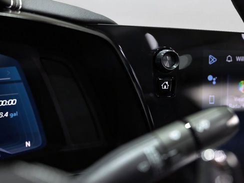 Used 2025 Chevrolet Corvette Z06 image 34