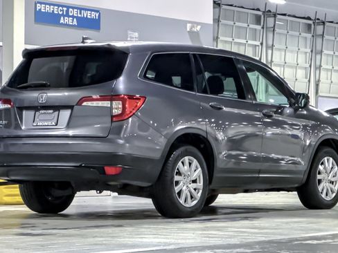 Used 2019 Honda Pilot LX image 8