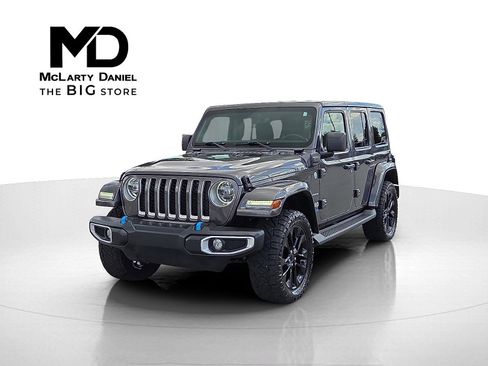 Used 2022 Jeep Wrangler Unlimited Sahara w/ Cold Weather Group image 2