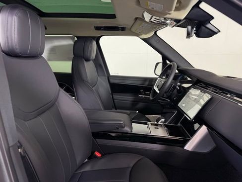 New 2025 Land Rover Range Rover SE image 39