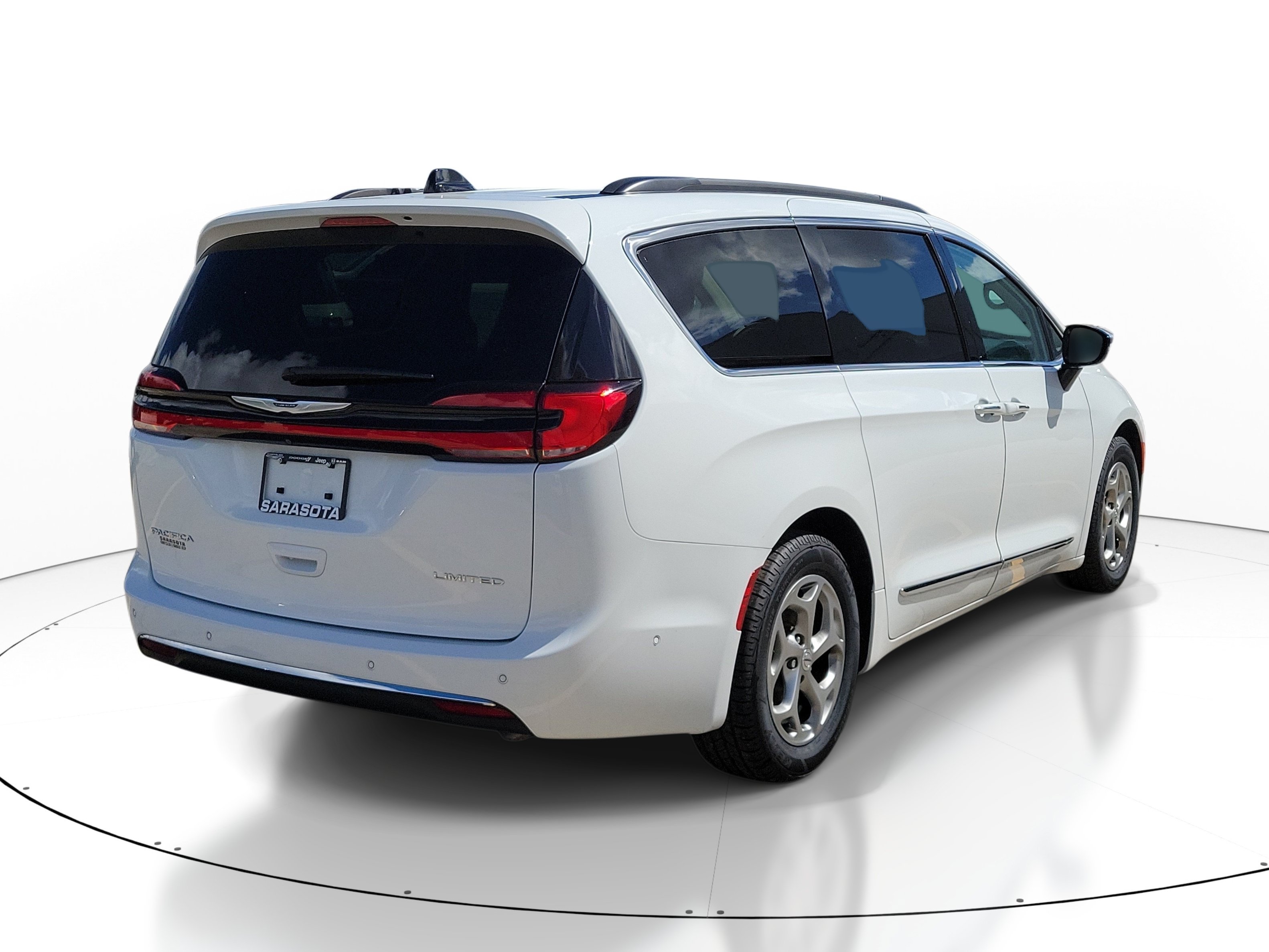 Used 2023 Chrysler Pacifica Limited FWD image 6