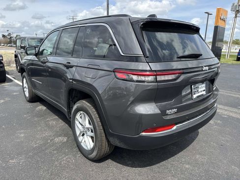 New 2026 Jeep Grand Cherokee Laredo RWD image 4
