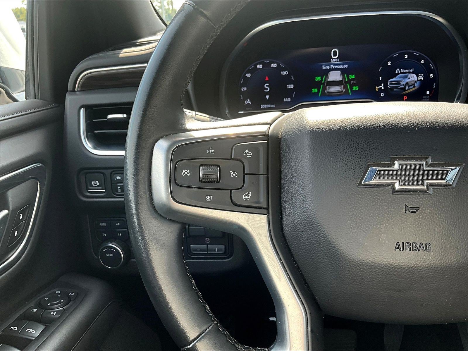 Used 2024 Chevrolet Suburban Z71 w/ Luxury Package AWD/4WD image 11