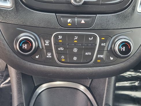 Used 2020 Chevrolet Malibu LT image 32