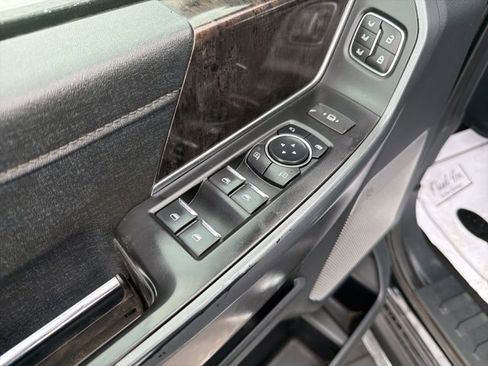 Used 2023 Ford F350 Lariat w/ Chrome Package image 20