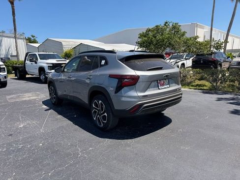 New 2026 Chevrolet Trax RS image 7