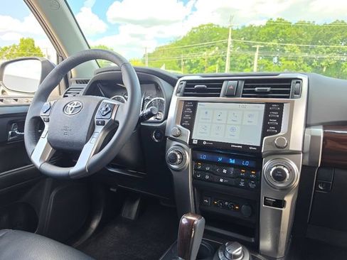 Used 2022 Toyota 4Runner Limited AWD/4WD image 13