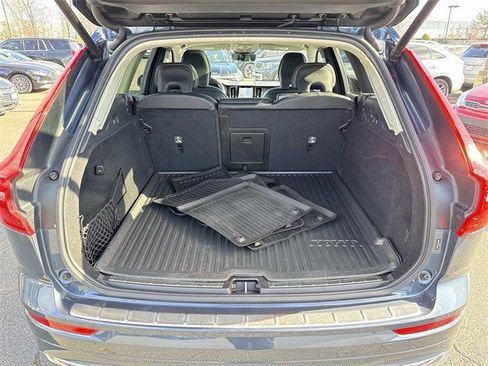 Used 2022 Volvo XC60 B6 Inscription w/ Advanced Package image 12