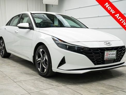 Used 2023 Hyundai Elantra SEL w/ Convenience Package image 1