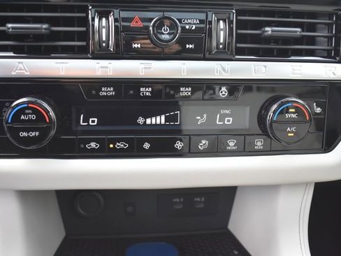 New 2026 Nissan Pathfinder SL w/ SL Premium Package image 26