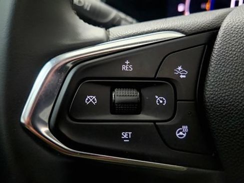 Used 2024 Chevrolet Trax ACTIV w/ Sunroof Package FWD image 59