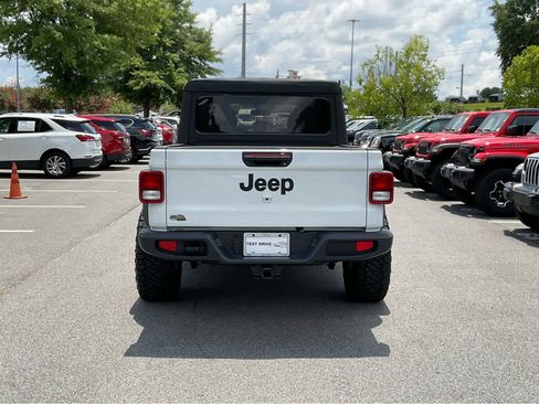 Used 2025 Jeep Gladiator Sport AWD/4WD image 4