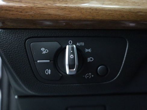 Used 2022 Audi Q5 e Premium Plus image 18