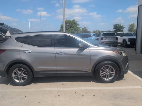 Used 2017 Hyundai Santa Fe Sport image 13